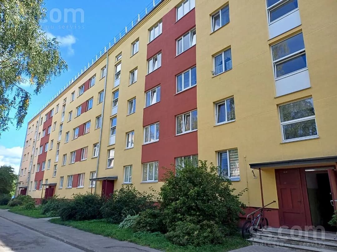 Trīsistabu dzīvoklis — Šķēdes 19