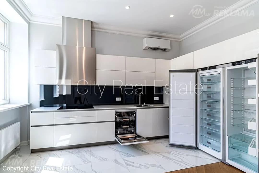 Dzīvoklis Rīgā, Centrā, 94 м², 3 ist., 2 stāvs — bilde 2