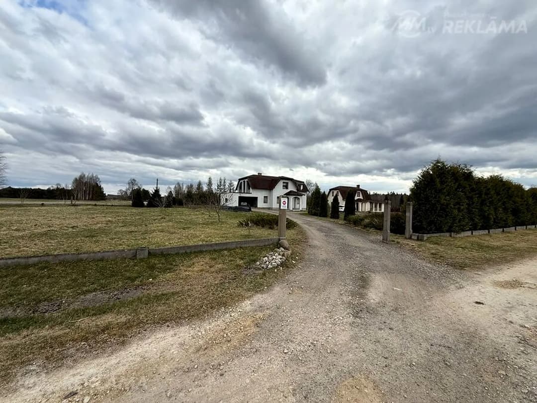 Māja Ogrē, 357 m², 8 ist..