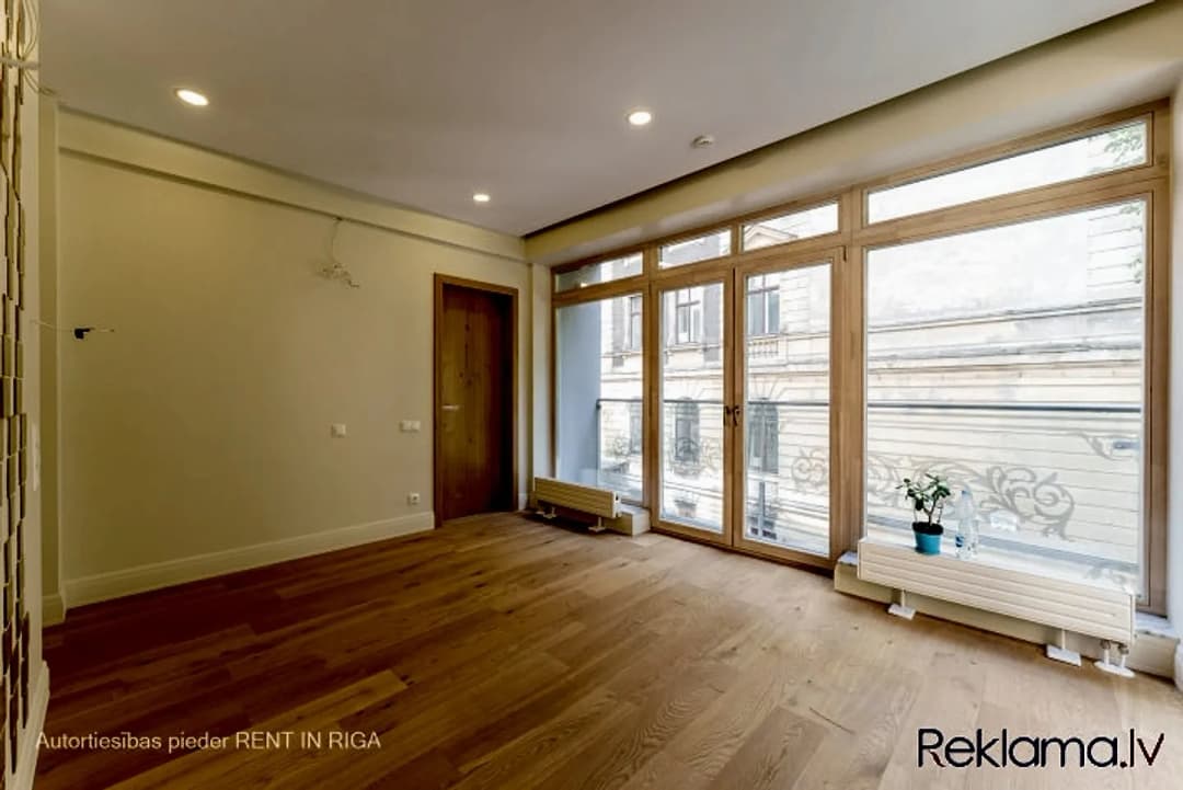 Komerctelpas — Stabu iela — vēl bildes