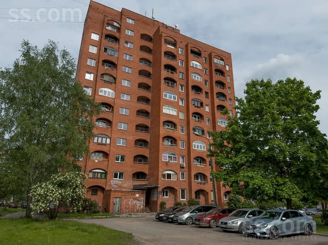 5 istabu dzīvoklis — Īslīces 14