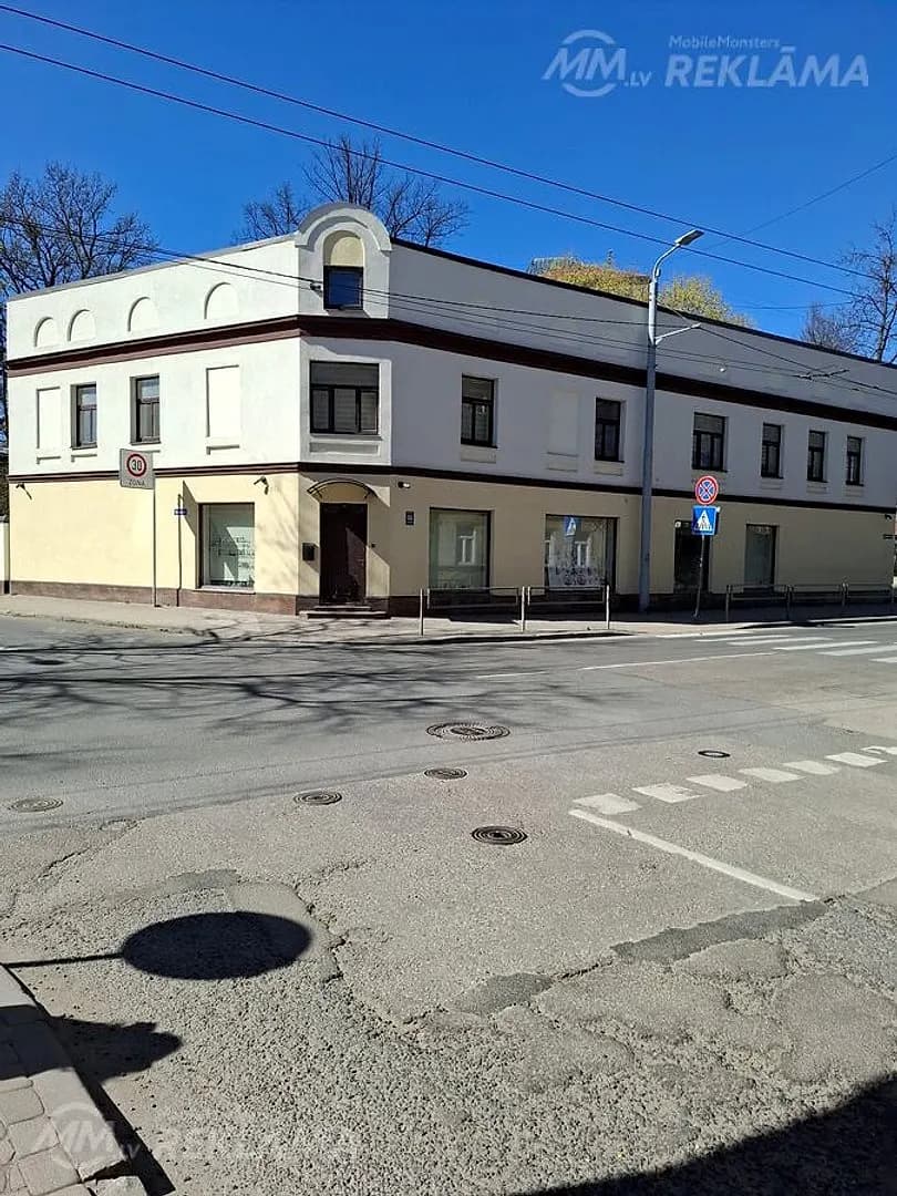 Māja Rīgā, Āgenskalnā, 500 m², 2 st., 10 ist..