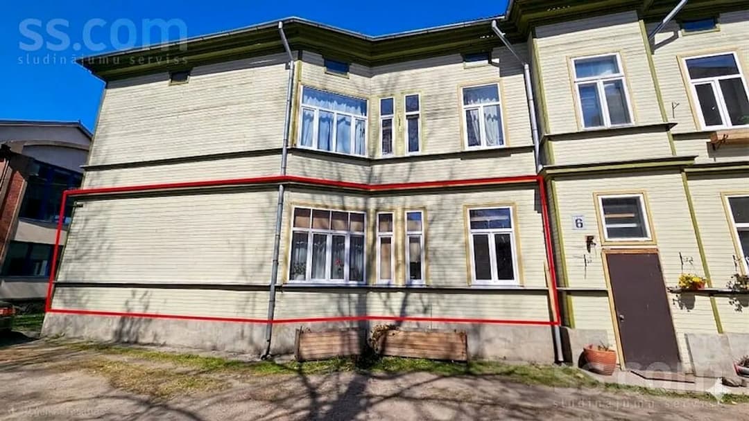 Divistabu dzīvoklis — Eduarda Veidenbauma 6