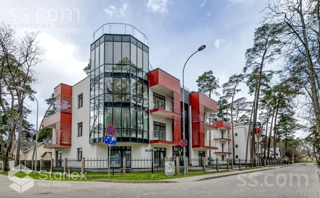 Divistabu dzīvoklis — Dzintaru prospekts 12