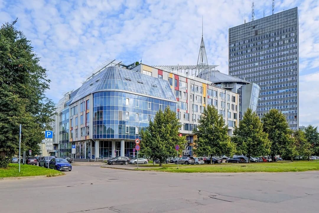 Republikas laukums 3, Centrs