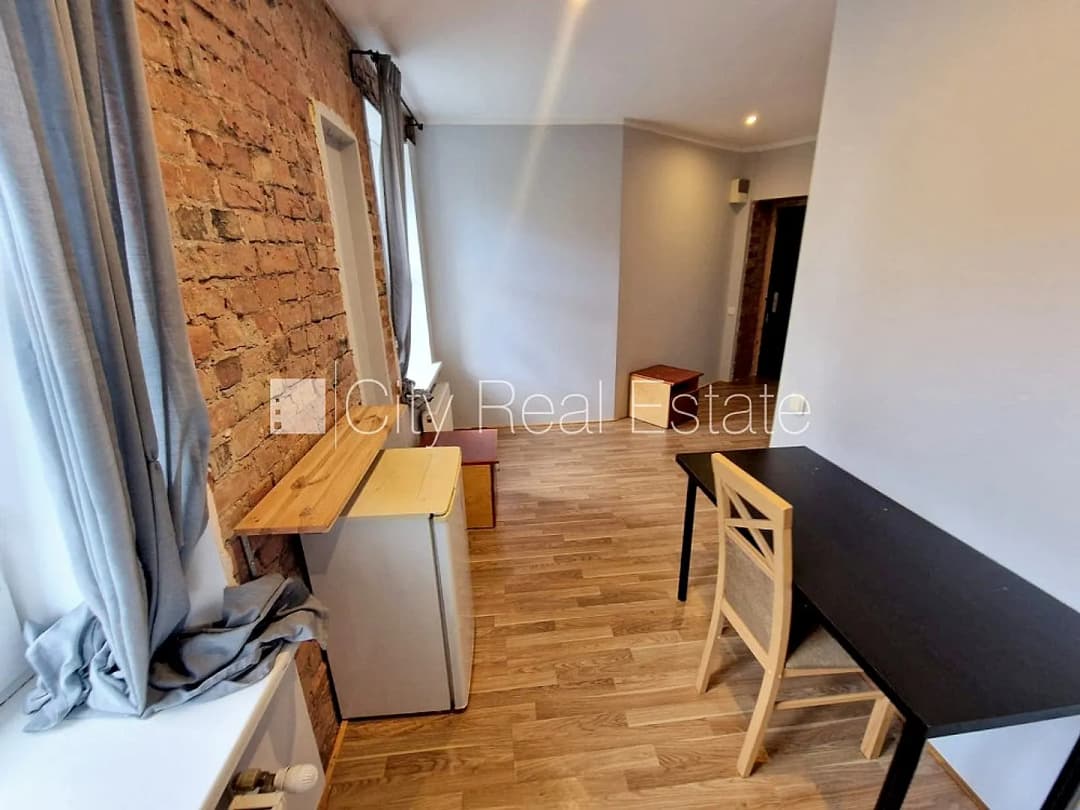 Vienistabas dzīvoklis — Krišjāņa Barona iela 109 — vēl bildes