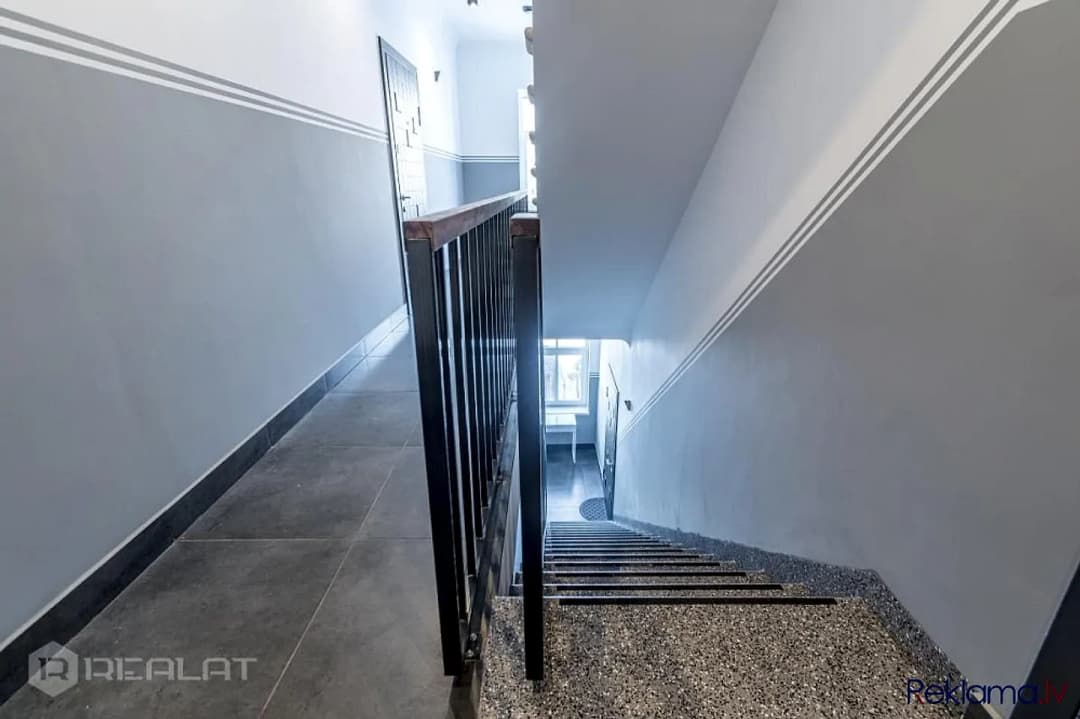 Pārdod dzīvokli dzīvošanai vai izīrēšanai ar pilnu apdari, ar iebūvētām mēbelēm, logi — bilde 3
