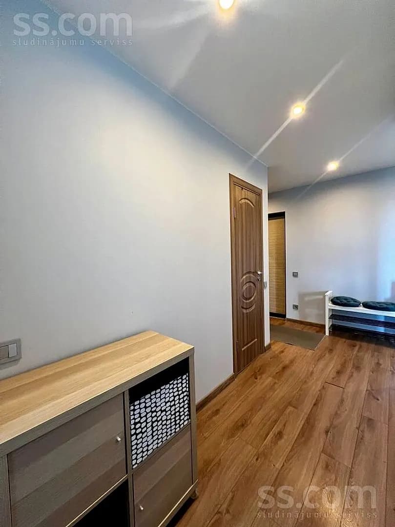 Divistabu dzīvoklis — Slokas 136 — vēl bildes