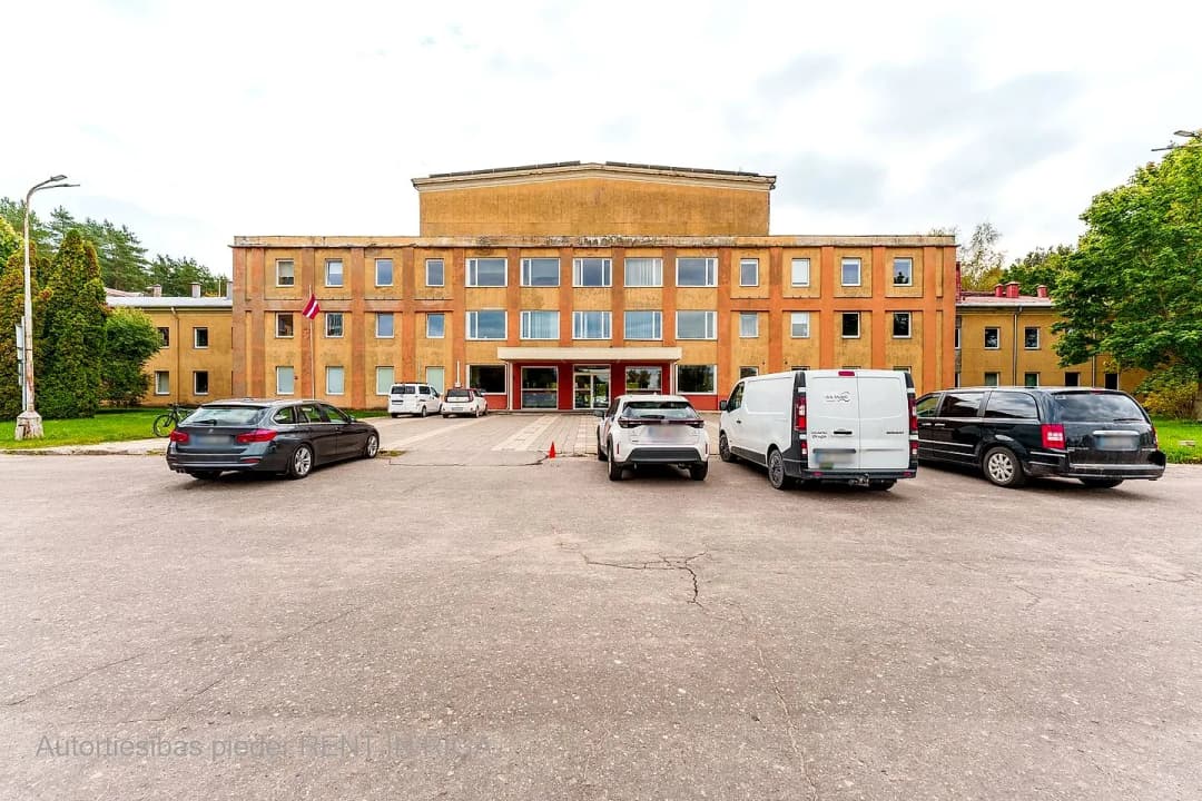 Šmerļa 3, Jugla — vēl bildes
