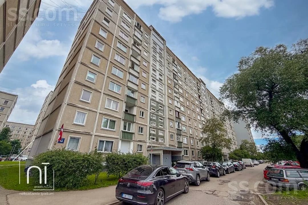 Trīsistabu dzīvoklis — Bruknas 14