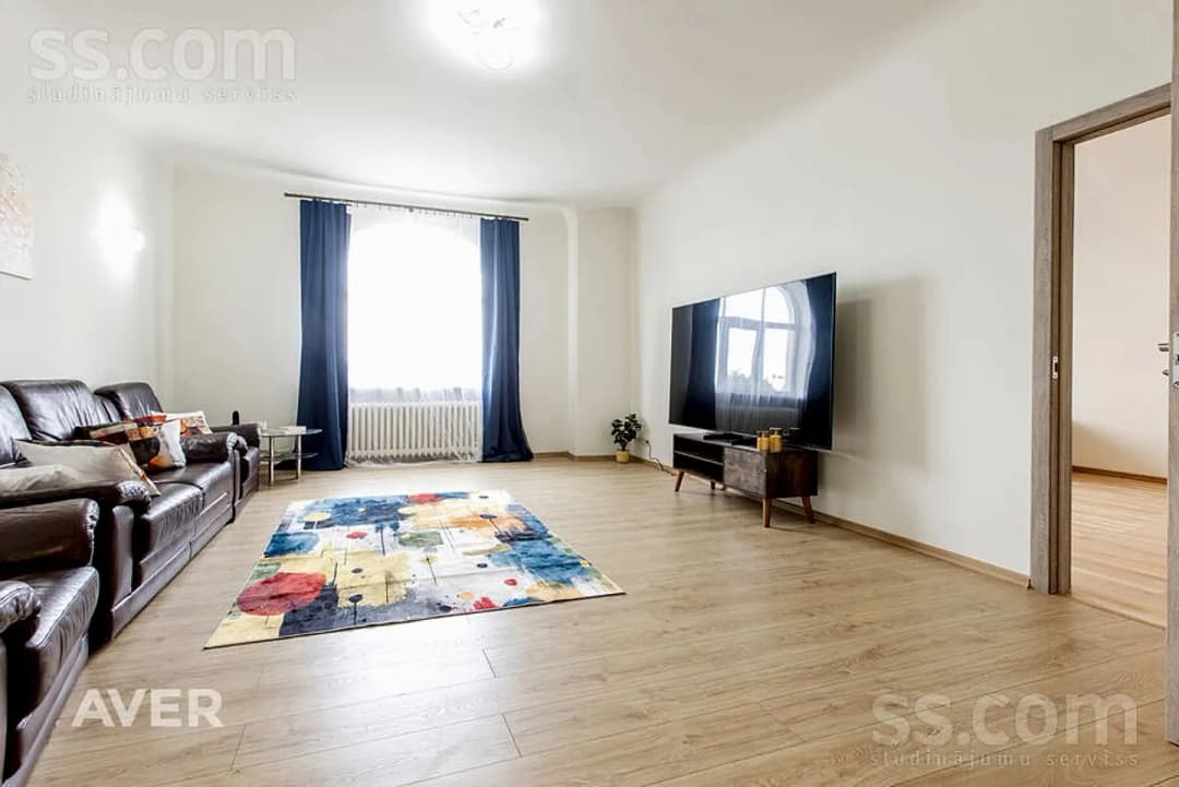 4 istabu dzīvoklis — Brīvības 148