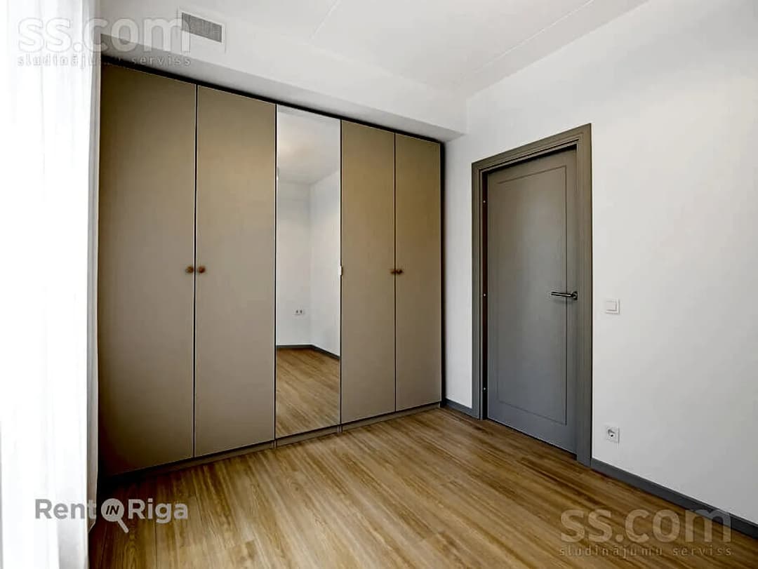 Divistabu dzīvoklis — Eizenšteina 47 — vēl bildes