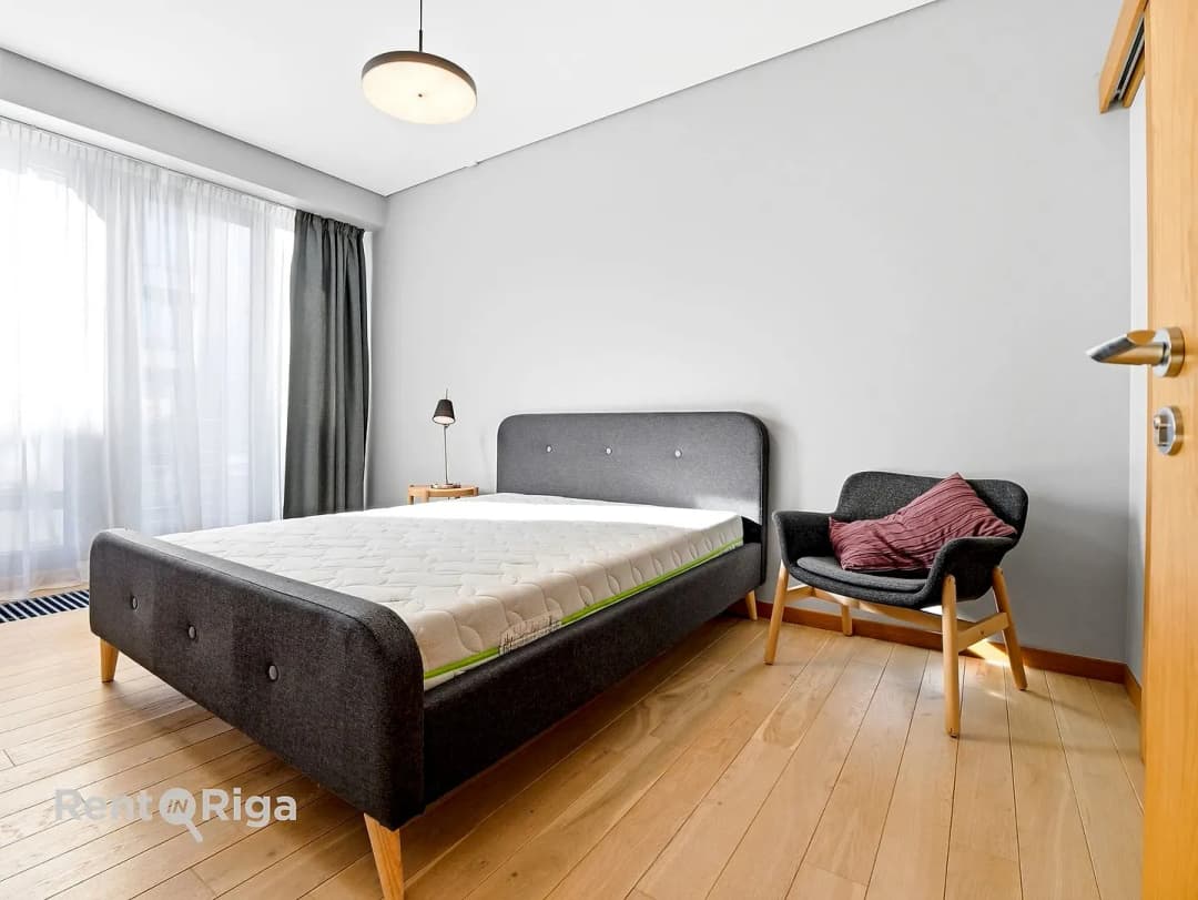 Dzirnavu 83, Centrs — vēl bildes