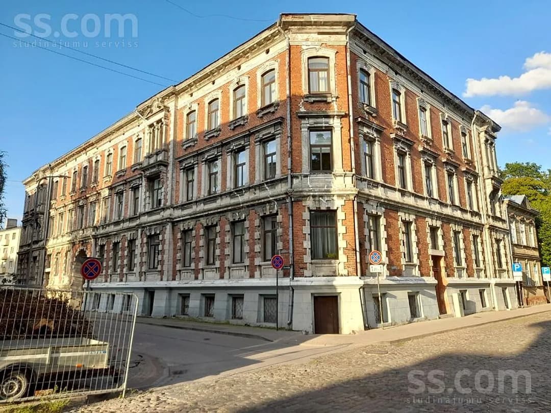 Divistabu dzīvoklis — Republikas 10