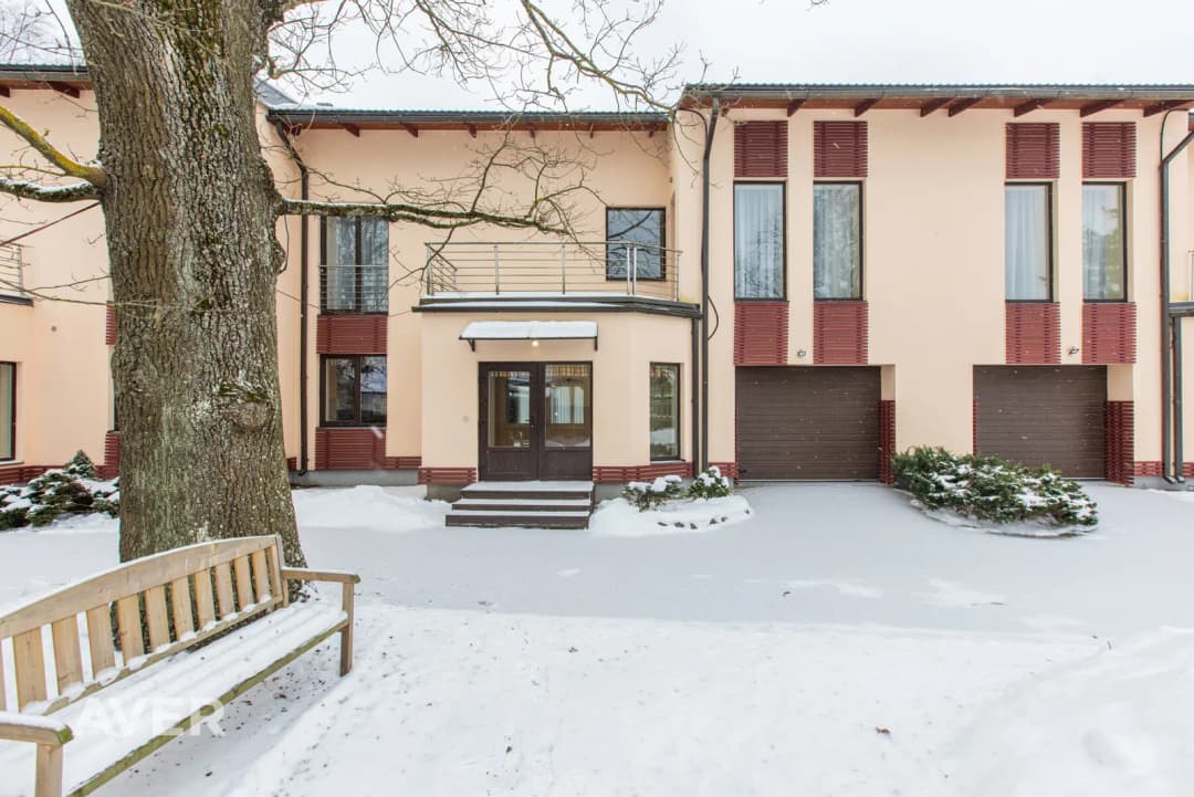 Filozofu iela 3C, Jelgava — vēl bildes