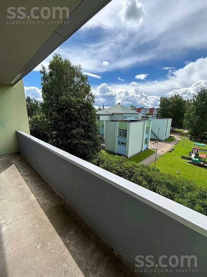 Trīsistabu dzīvoklis — Skolas iela 13 — bilde 2