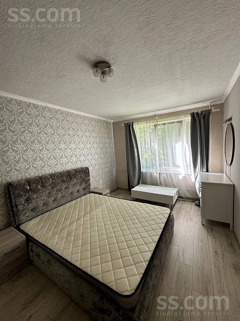 Divistabu dzīvoklis — Stirnu 61