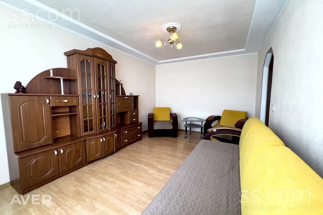 Trīsistabu dzīvoklis — Strādnieku 70