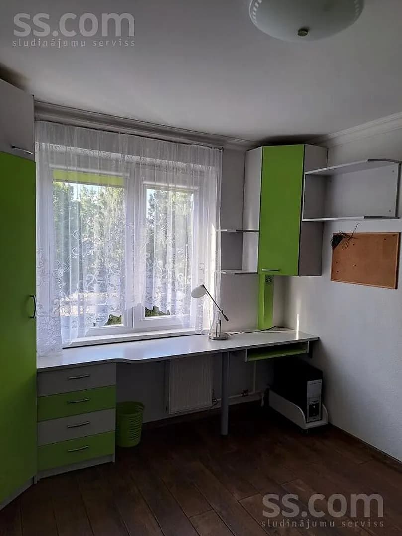 Trīsistabu dzīvoklis — Zemes 15 — vēl bildes