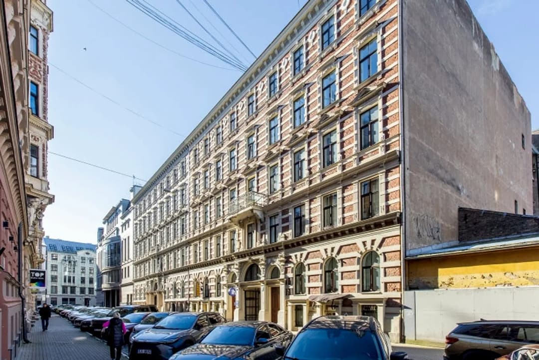 6 istabu dzīvoklis — Alfrēda Kalniņa iela 1a