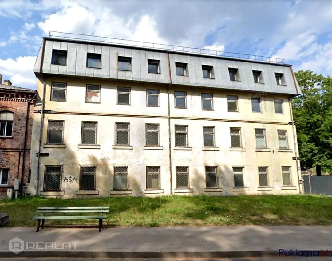 Pārdod pilnībā iznomātu dzīvokļu un komerctelpu namu aktīvā centrā daļā ar 8%
