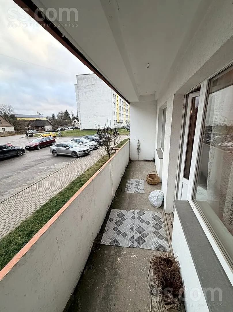 Trīsistabu dzīvoklis — Dzintaru 12 — vēl bildes