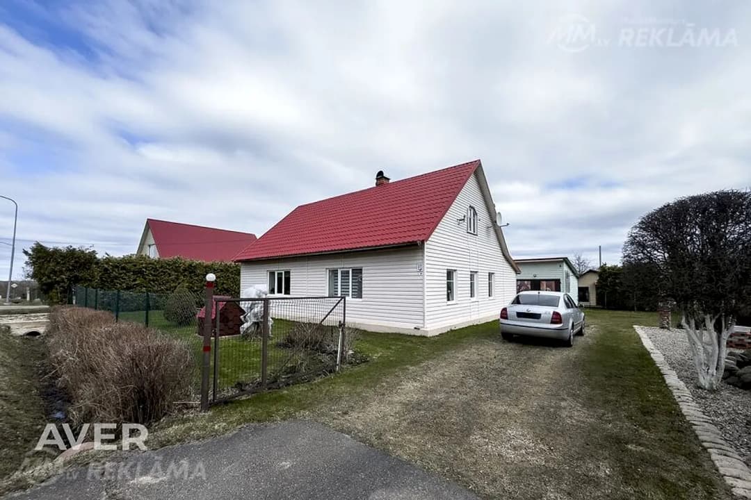 Renovēta ģimenes māja Zilupē ar pirti un plašu teritoriju