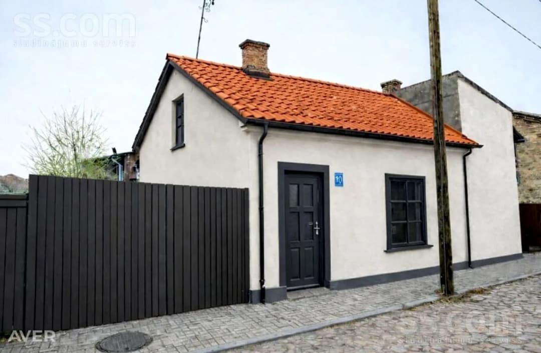 Māja — Kapteiņu 10
