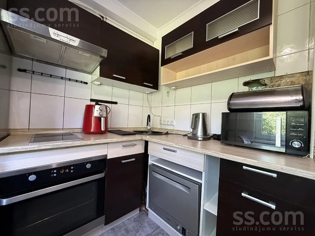 4 istabu dzīvoklis — Stirnu 43 — vēl bildes