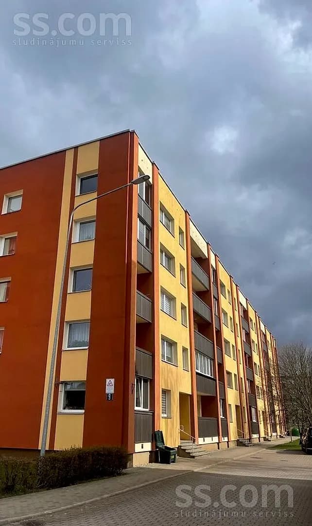 Trīsistabu dzīvoklis — J. Poruka 9