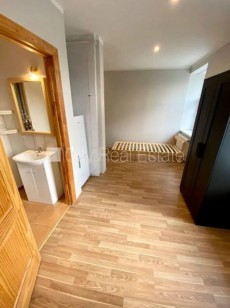 Vienistabas dzīvoklis — Krišjāņa Barona iela 109 — vēl bildes