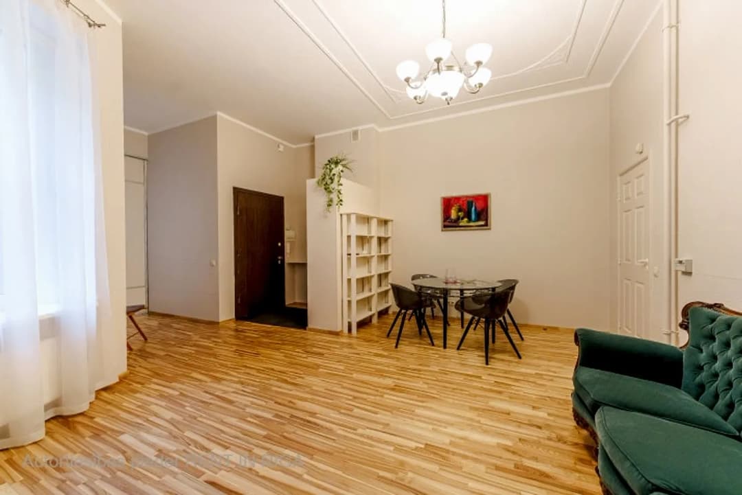 Divistabu dzīvoklis — Pulkveža Brieža iela 7 — vēl bildes