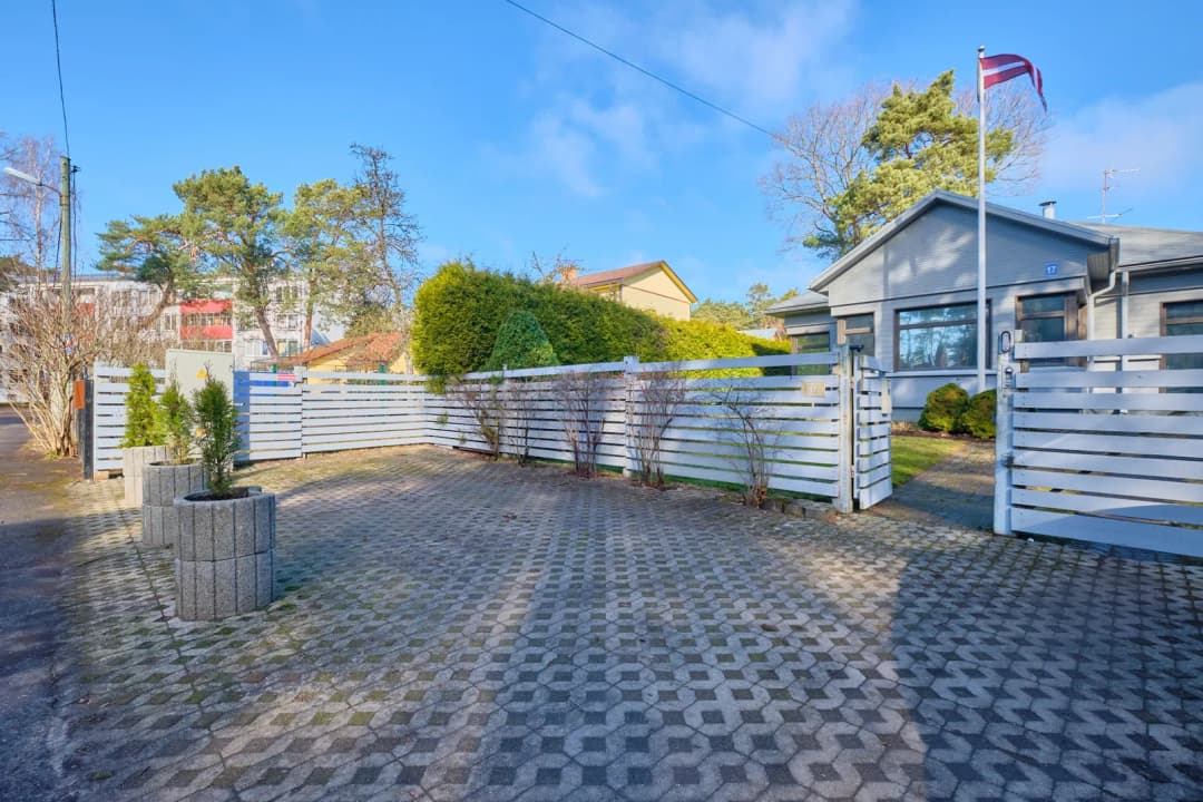 Saldus iela, Bulduri, Jūrmala — vēl bildes