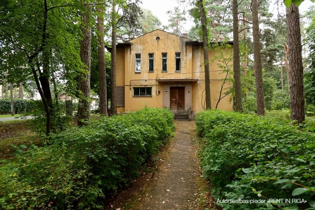 Zeme — Poruka iela, Rīga (Mežaparks)