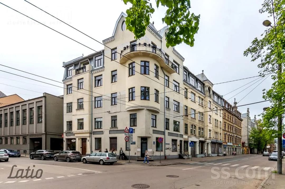 4 istabu dzīvoklis — Birznieka-Upīša 18a