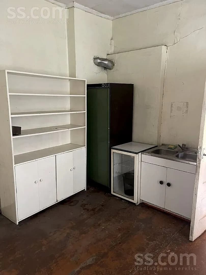 Trīsistabu dzīvoklis — Pulkveža iela 31