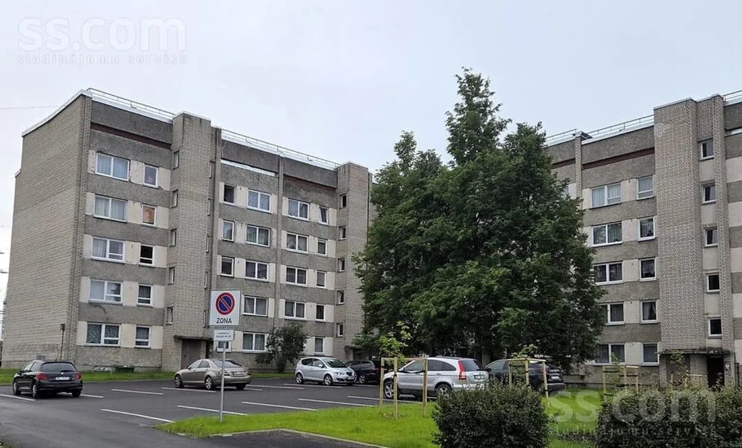 Trīsistabu dzīvoklis — Višķu iela 32