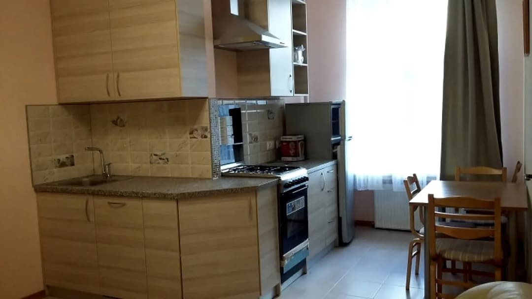Trīsistabu dzīvoklis — Čaka iela 68