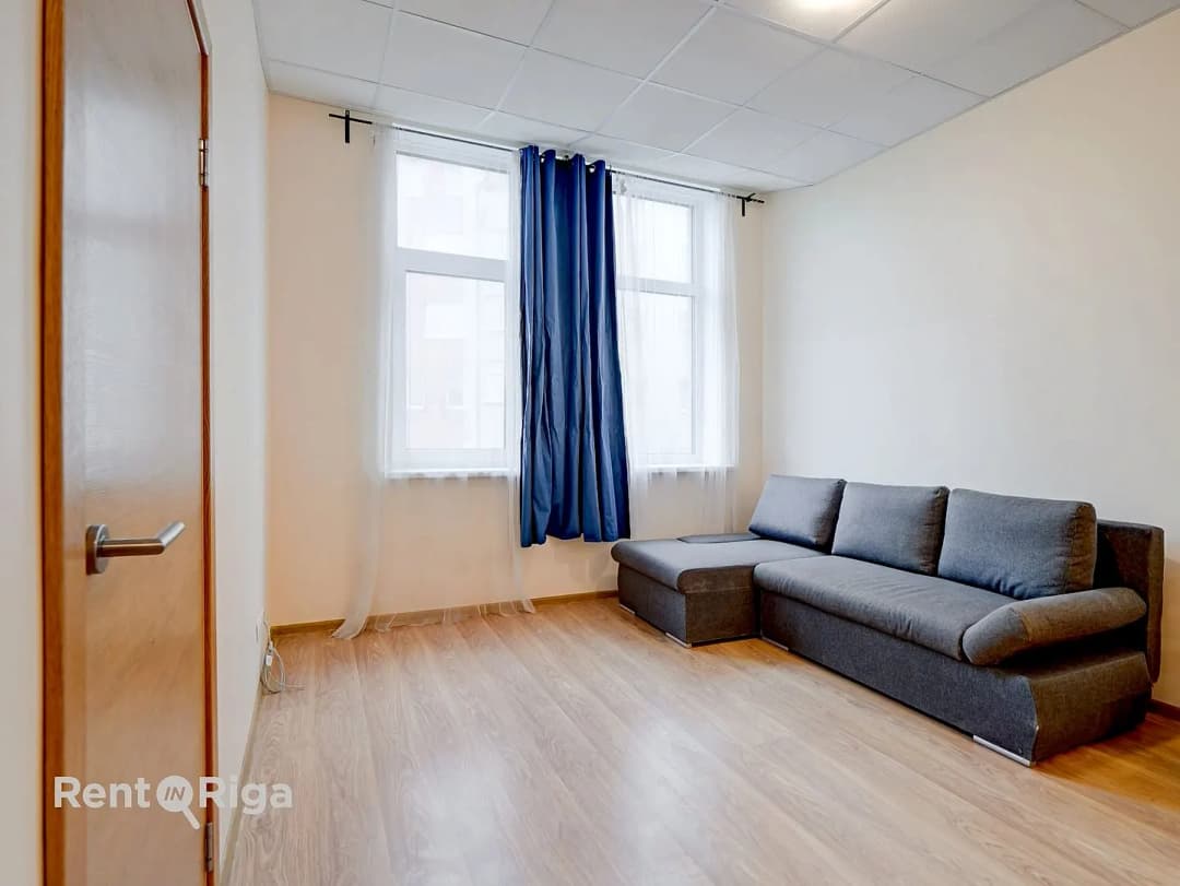 Firsa Sadovņikova 31, Centrs