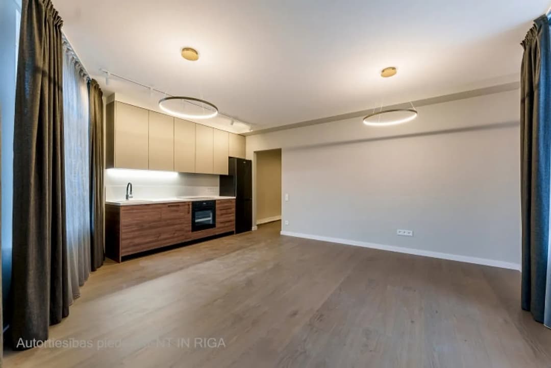 Lieliska iespēja dzīvot dzīvokli renovētajā projektā Agenskalnā. Lieliskā lokācija un — bilde 3