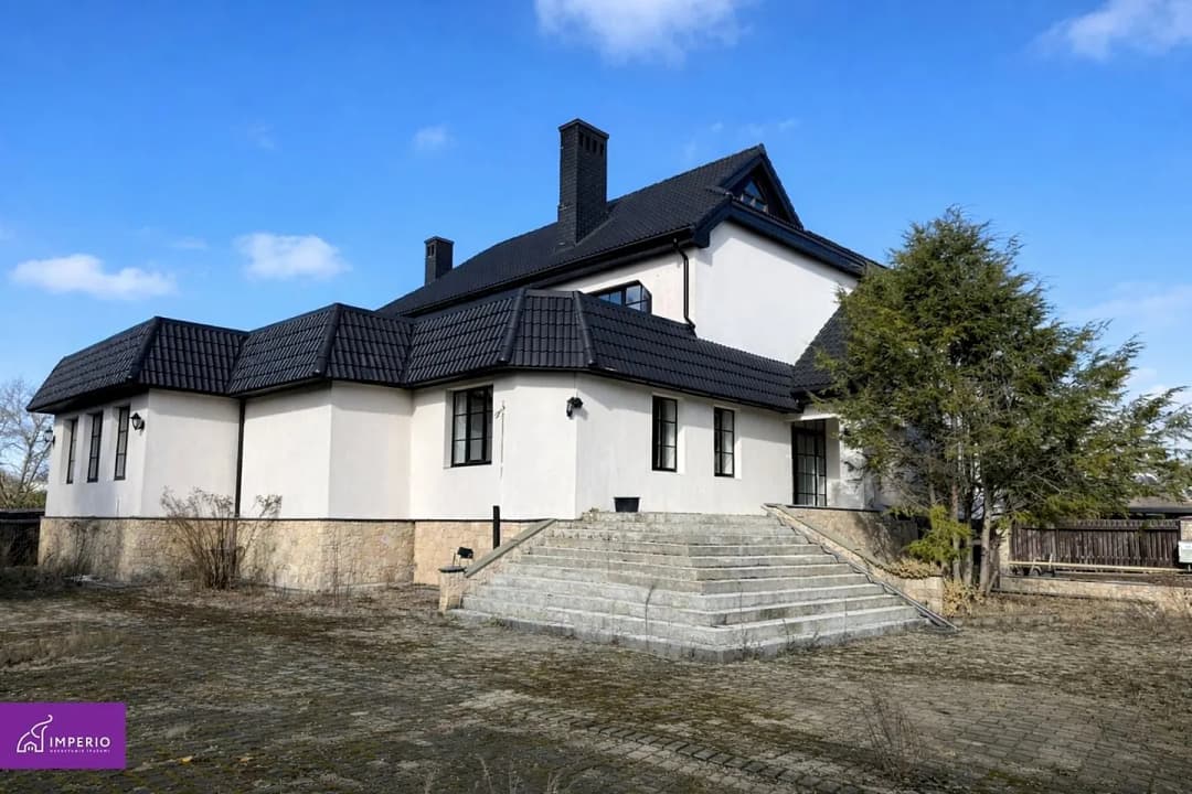 7-ist. Māja, 530㎡ - Garkalnes pagasts, Bukulti
