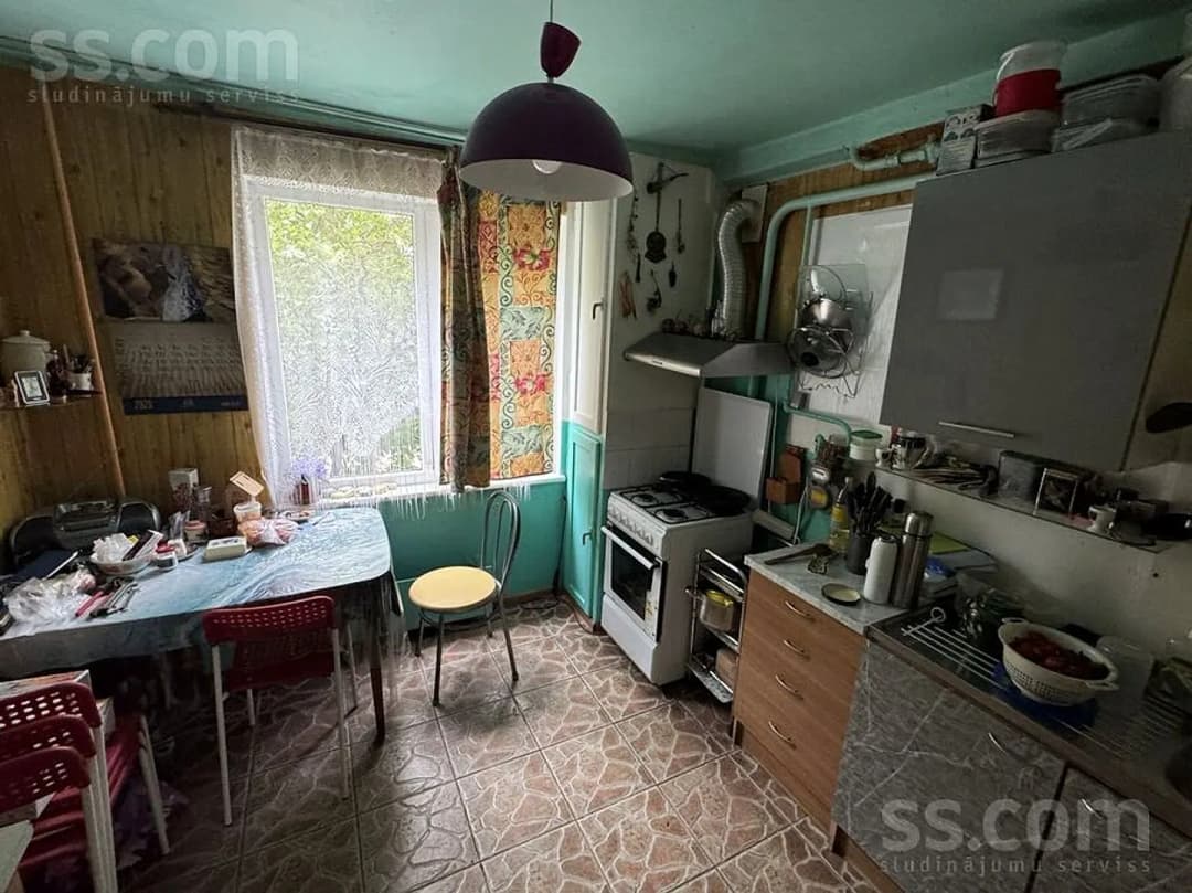 Trīsistabu dzīvoklis — Jūrmalas g. 93 — vēl bildes