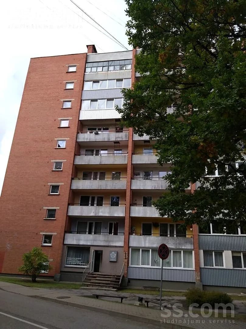 Divistabu dzīvoklis — Tīnūžu 15