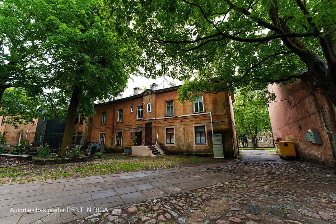 Lienes 19, Centrs