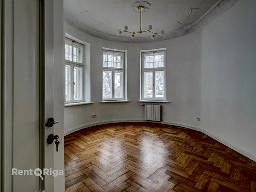 Četristabu dzīvoklis — Lāčplēša iela 21 — bilde 4