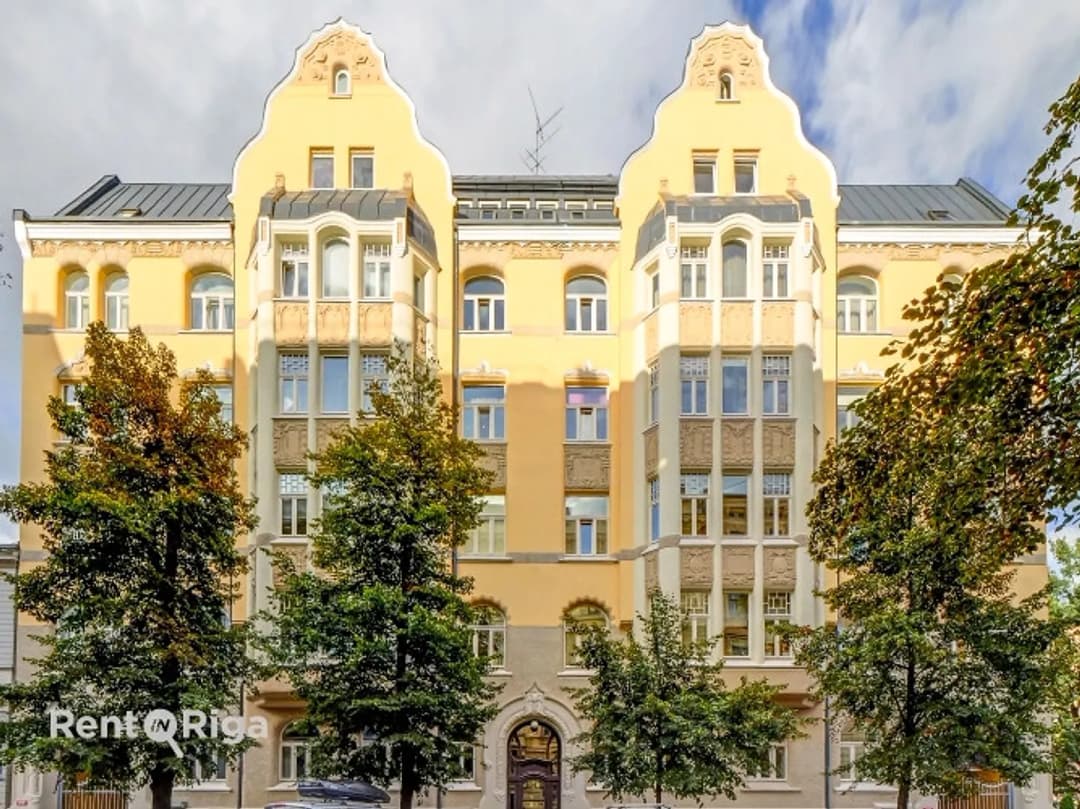 Trīsistabu dzīvoklis — Stabu iela 19