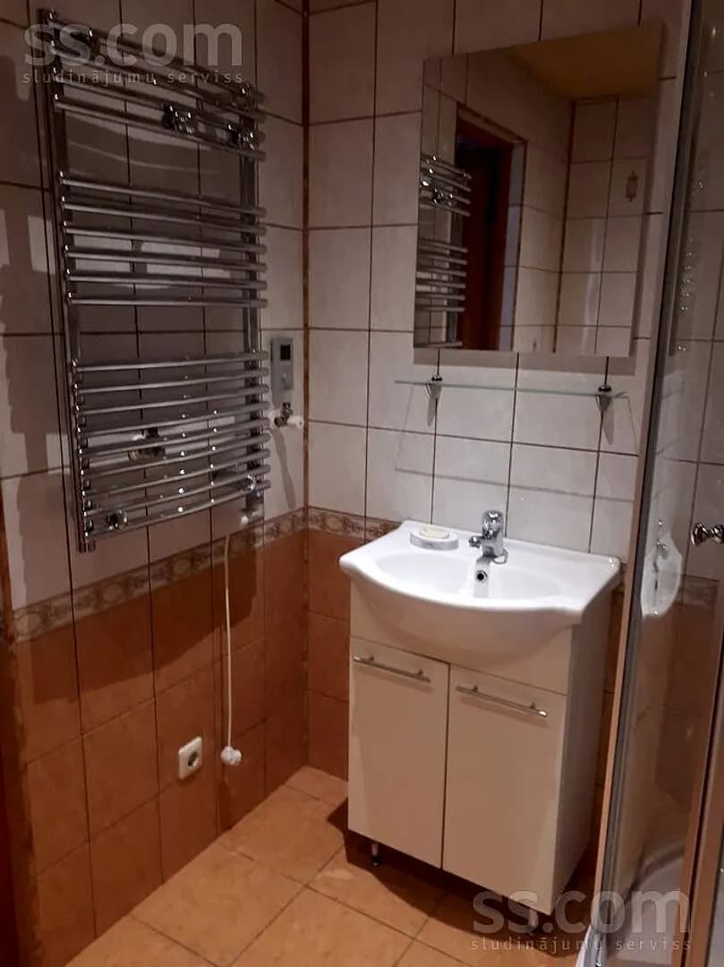 Vienistabas dzīvoklis — Nometņu 44 — vēl bildes