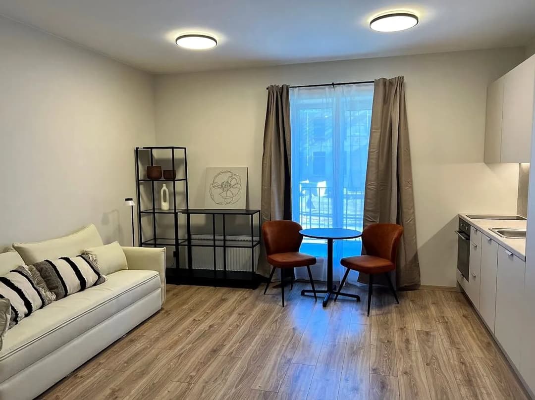 Katrīnas dambis 26 K8, Centrs