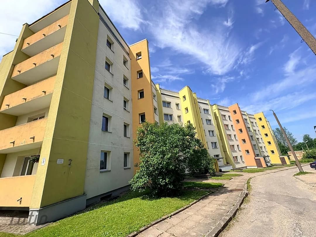 Trīsistabu dzīvoklis — Laurencenes iela 2, Alūksne
