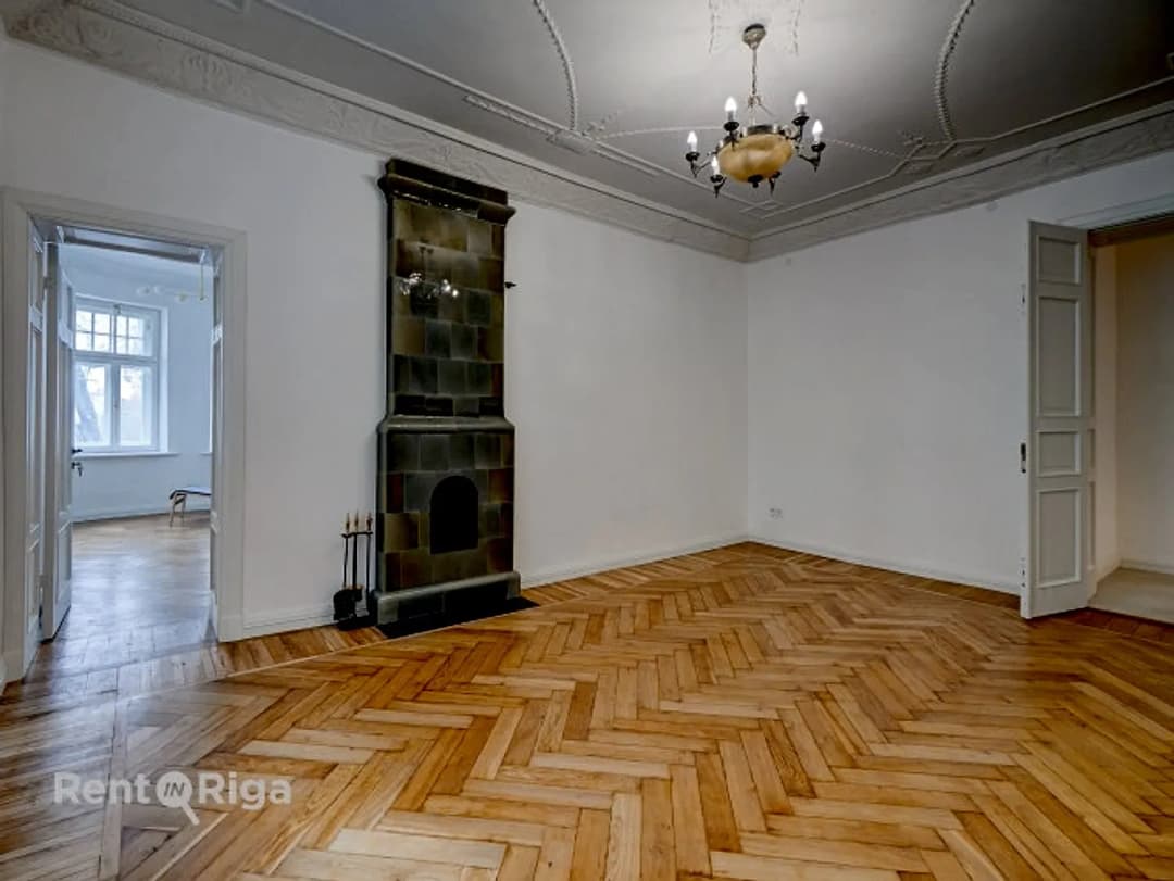 Četristabu dzīvoklis — Lāčplēša iela 21 — bilde 3